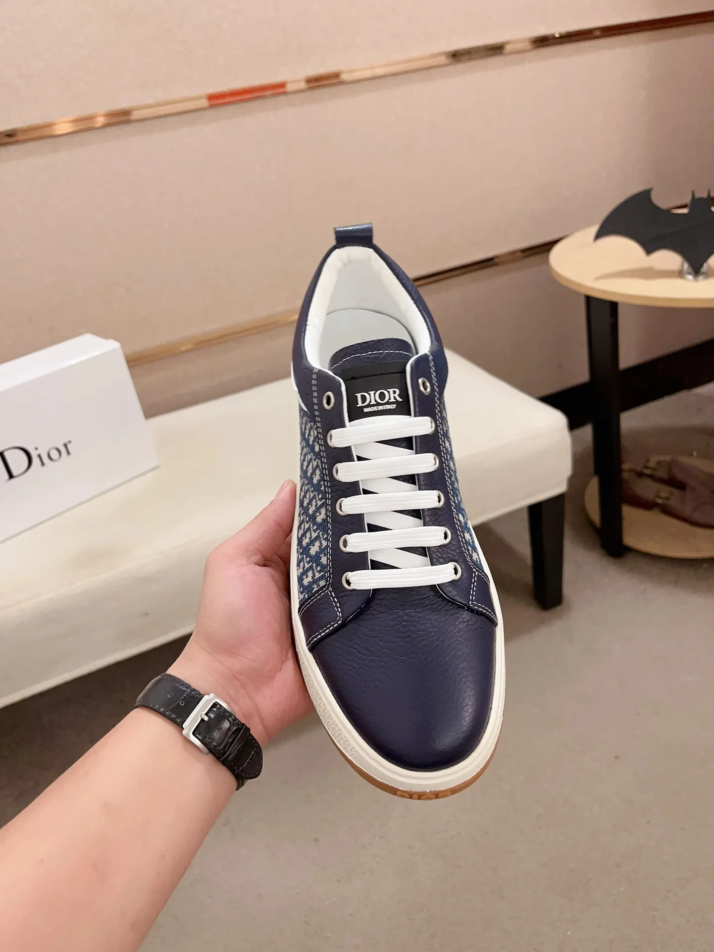 Factory price: 420💰[Dior·Dior] New casual sports style men's shoes, new spring and summer design, perfect workmanship, lace-up lazy style to create wardrobe quality, upper: imported first-layer cowhide, sheepskin lining is soft and comfortable, ultra-light TPU wear-resistant outsole, simple, versatile fashion men's shoes, excellent color code number 38--44. (Can be customized for 45 non-refundable)